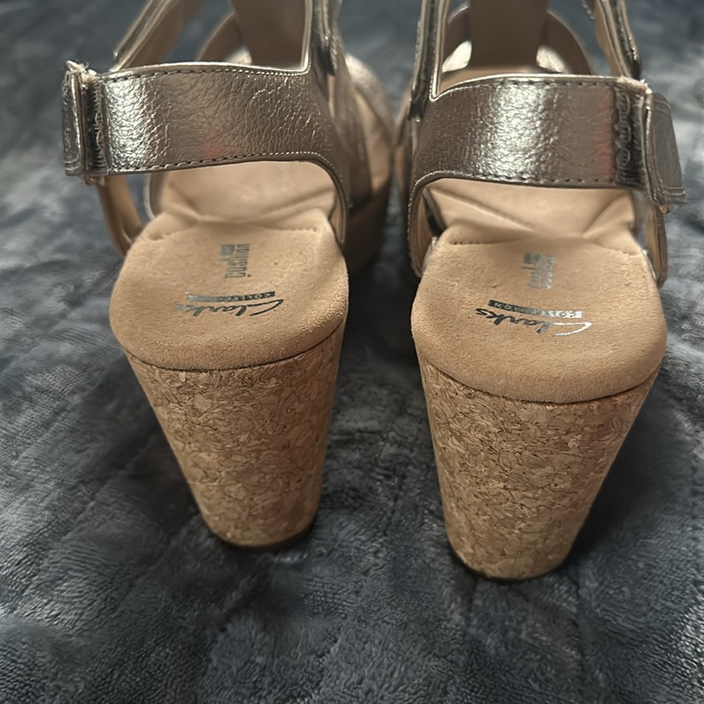 Clarks - Gold/Bronze Metallic Cork Wedge - Clarks “Annadel” Size Women’s 11W NWB - Picture 7 of 10